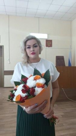 В Донском городском суде Тульской области коллеги поздравили помощника председателя суда Дарымову Е.Н. с юбилеем